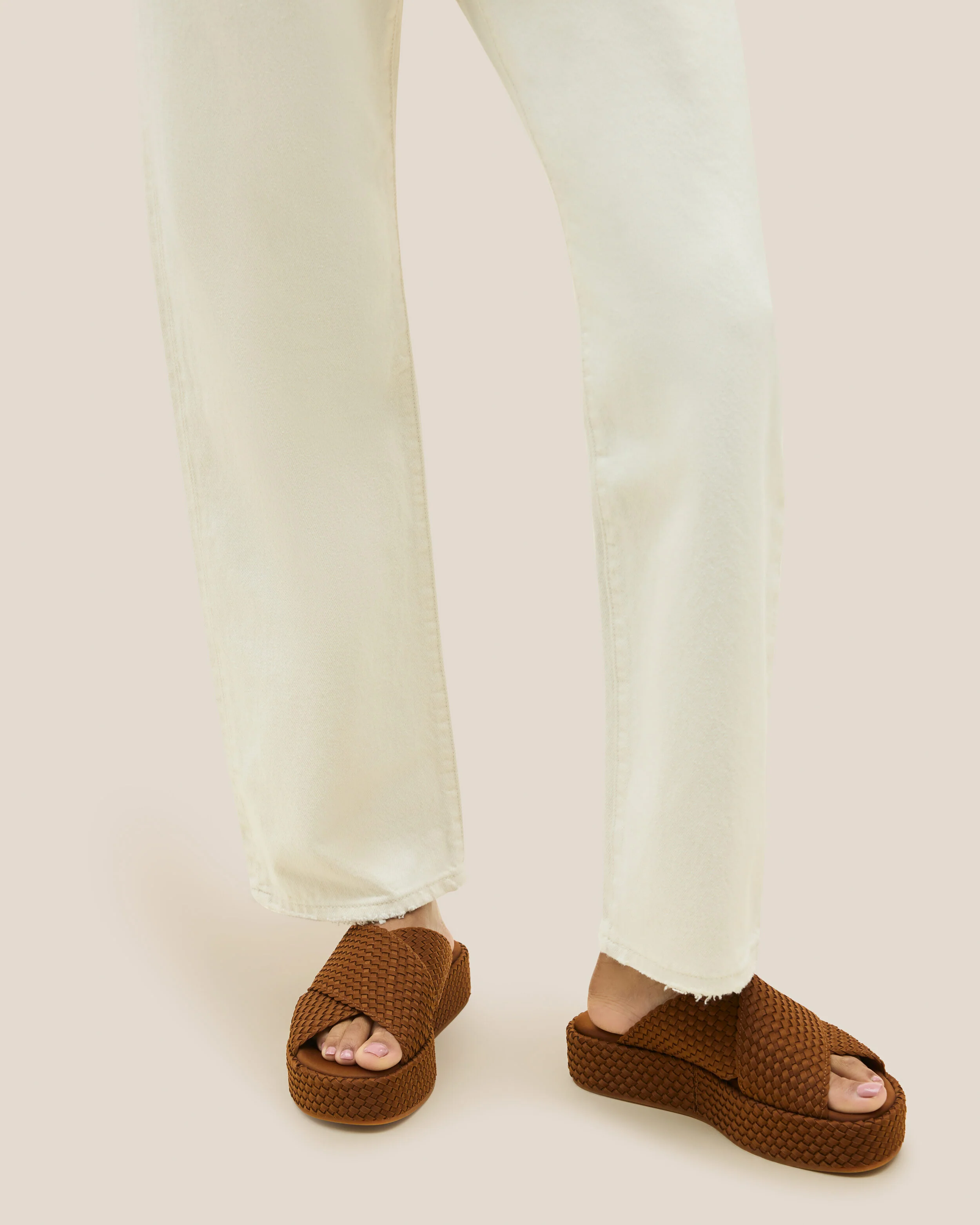 Laguna Platform | Teak - Image 5