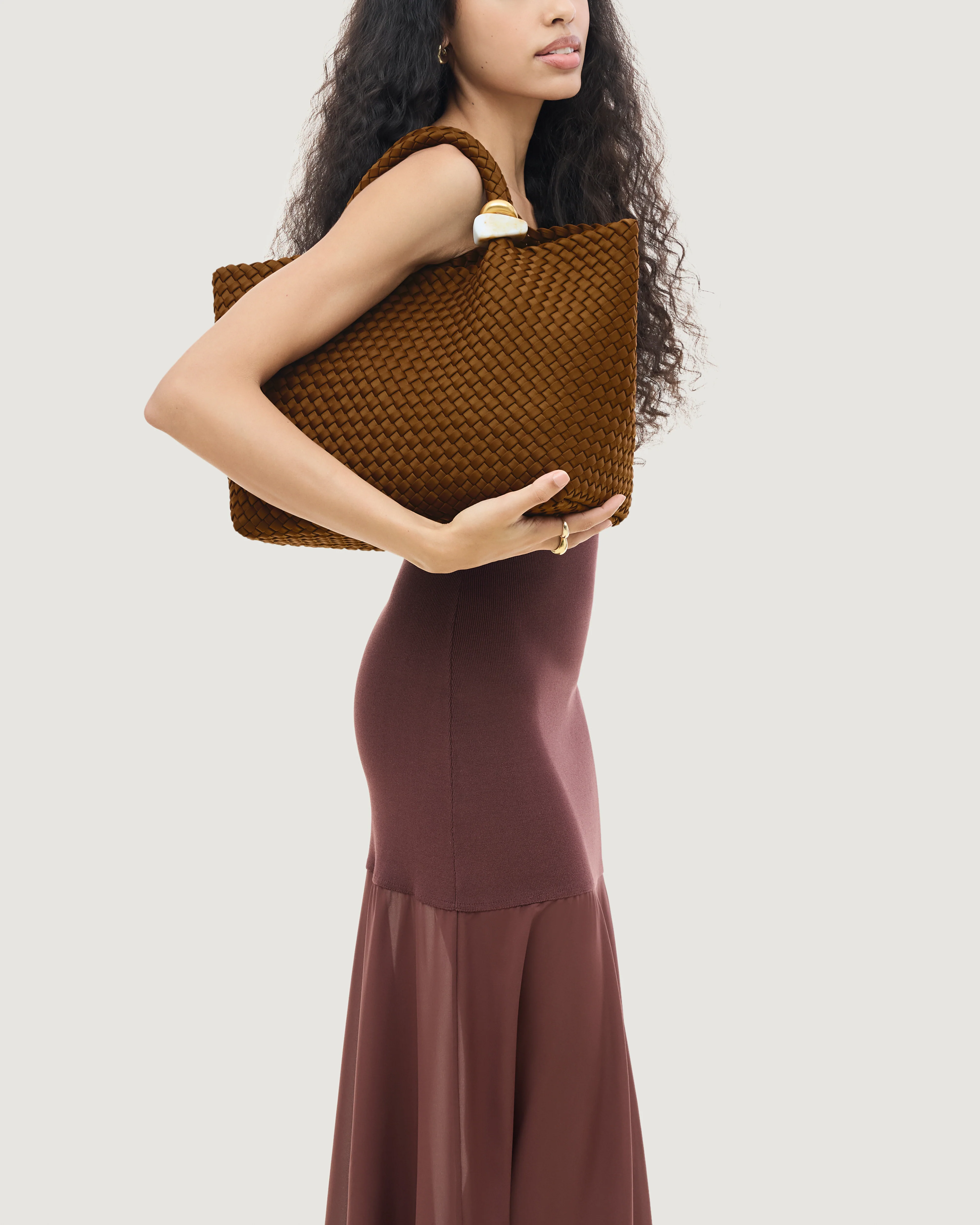 St. Barths Medium Tote Beads | Teak - Image 5