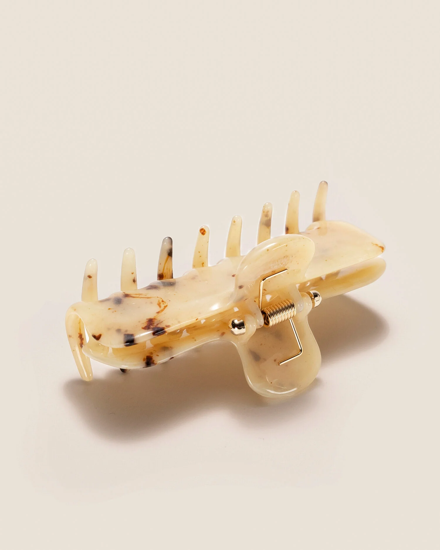 UNDO Hairware No. 4 Claw Clip | Light Tortoise - Image 2